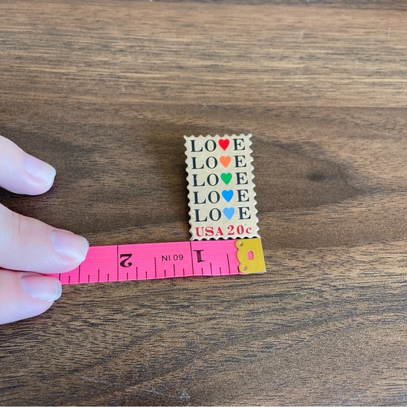 Vintage 1984 USPS Love Stamp Post Office Brooch Pin - Picture 2 of 8